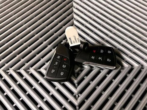 Used 2021 Chevrolet Tahoe Z71 image 9