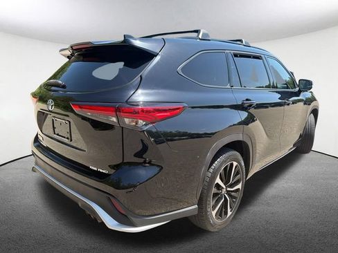 Used 2021 Toyota Highlander XSE AWD/4WD image 14