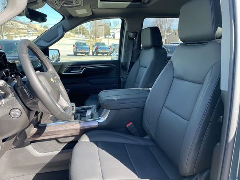 New 2026 Chevrolet Silverado 1500 LTZ w/ LTZ Premium Package image 3