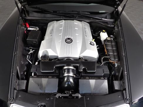 Used 2005 Cadillac XLR RWD image 34