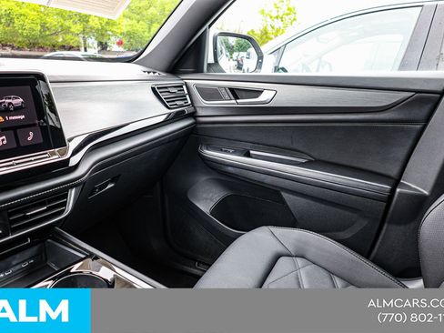 Used 2024 Volkswagen Atlas Cross Sport SE FWD image 37