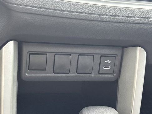 Used 2025 Toyota Corolla Cross AWD Hybrid image 33