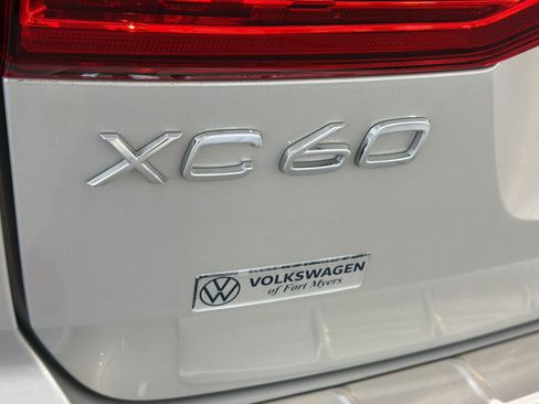 Used 2024 Volvo XC60 T8 Ultimate w/ Protection Package Premier AWD/4WD image 32