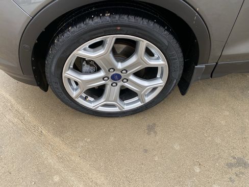 Used 2017 Ford Escape Titanium w/ Equipment Group 301A image 2