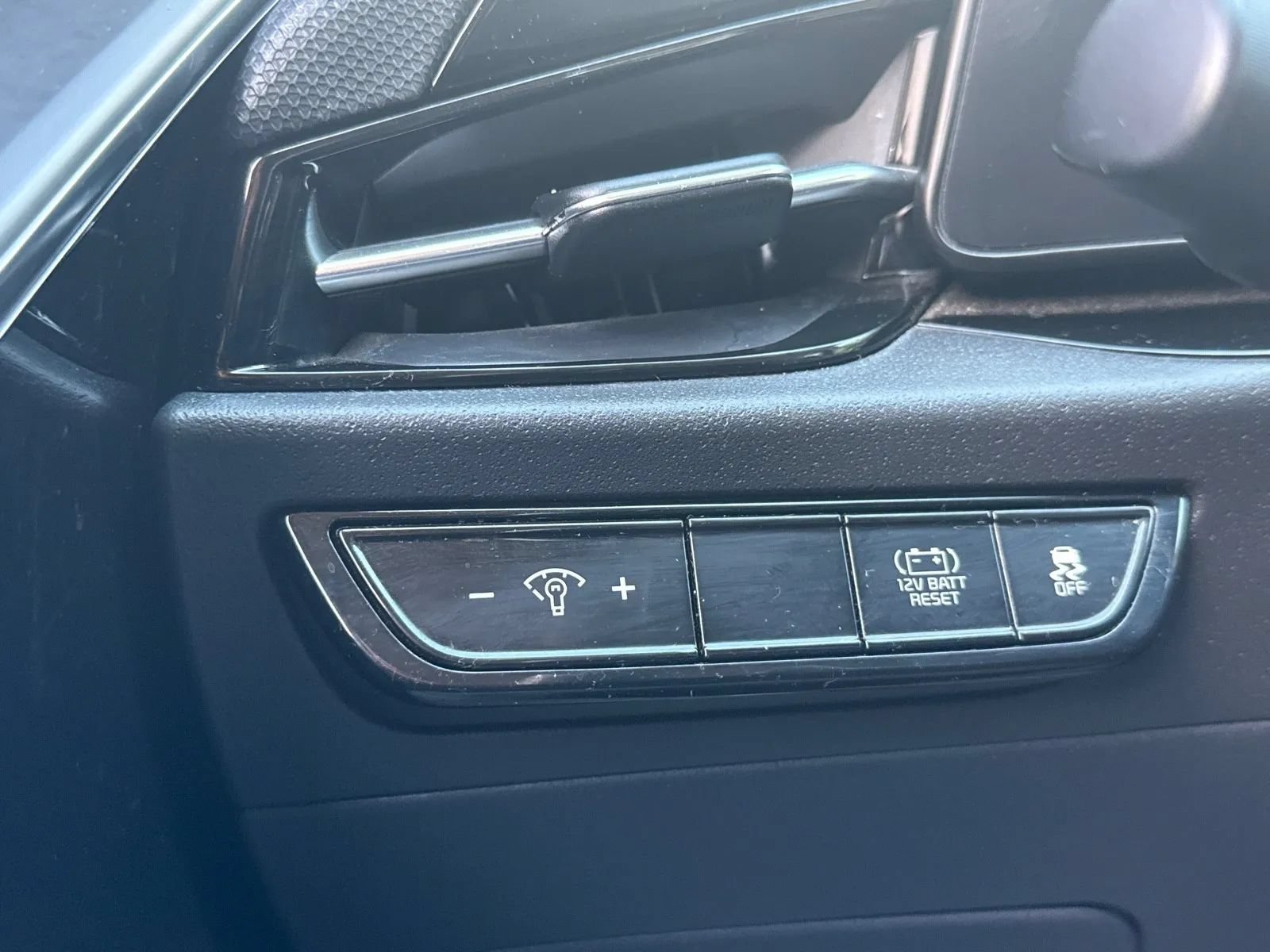Used 2023 Kia Niro EX Touring FWD image 20