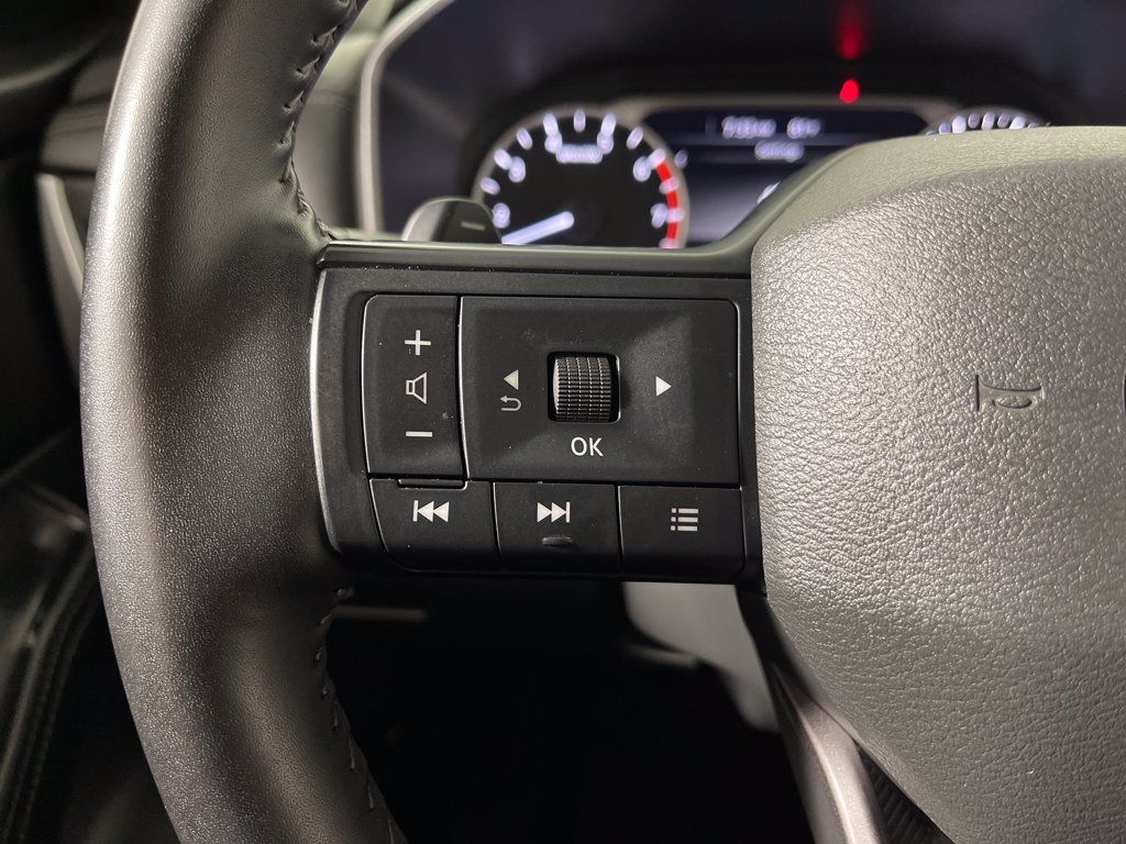 Used 2025 Nissan Rogue SV FWD image 28