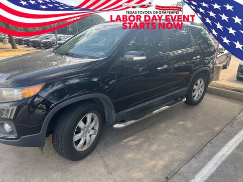 Used 2013 Kia Sorento LX w/ Convenience Pkg FWD image 1