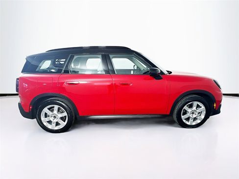 Certified 2025 MINI Cooper Countryman SE image 8