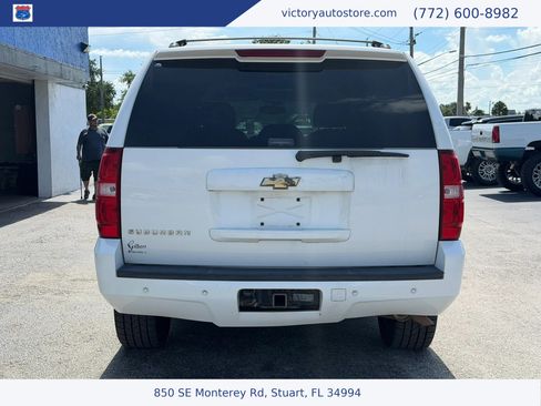 Used 2007 Chevrolet Suburban LT w/ LT Preferred Equipment Group RWD image 4