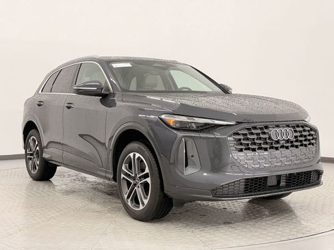 Used 2025 Audi Q5 Premium Plus w/ Premium Plus image 7