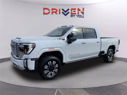 New 2026 GMC Sierra 2500 Denali w/ Denali Reserve Package AWD/4WD image 8