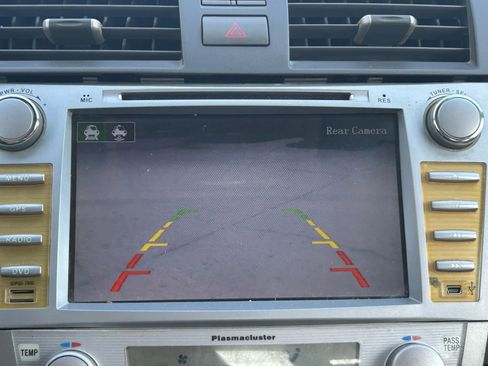 Used 2011 Toyota Camry XLE image 13