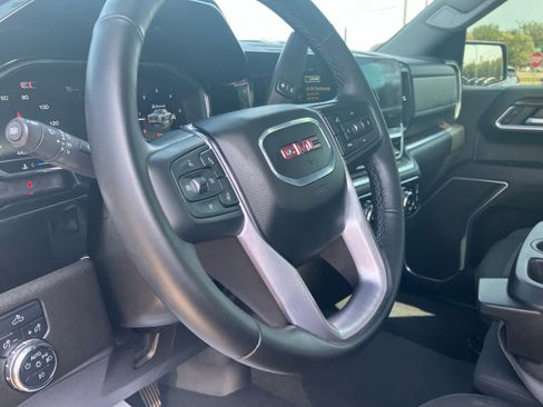 Used 2025 GMC Sierra 1500 Elevation AWD/4WD image 9