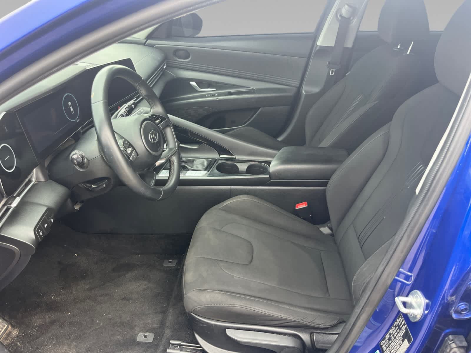 Used 2023 Hyundai Elantra SEL w/ Convenience Package FWD image 11
