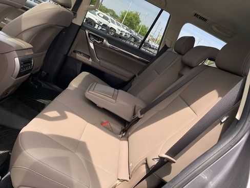 Used 2023 Lexus GX 460 Premium w/ Premium Package image 10