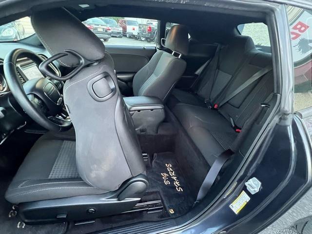 Used 2019 Dodge Challenger SXT w/ Driver Convenience Group RWD image 18