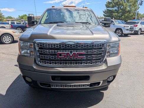 Used 2012 GMC Sierra 2500 Denali w/ Suspension Package, Off-Road AWD/4WD image 2