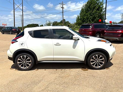 Used 2017 Nissan Juke SV FWD image 4