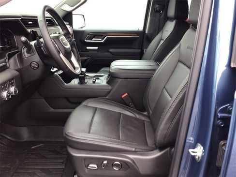 Used 2025 GMC Sierra 1500 Denali w/ Denali Reserve Package image 9