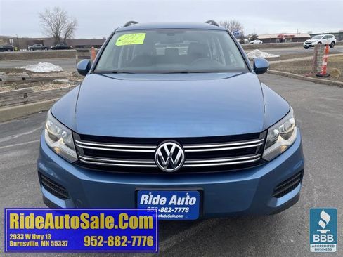 Used 2017 Volkswagen Tiguan S image 2