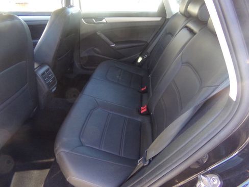 Used 2020 Volkswagen Passat 2.0T SE image 22