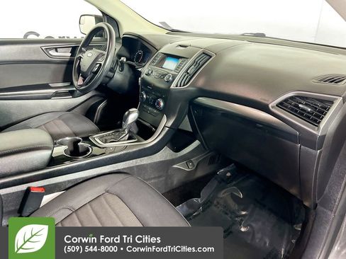 Used 2016 Ford Edge SE image 26