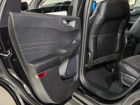 New 2026 Ford Escape SE FWD image 30