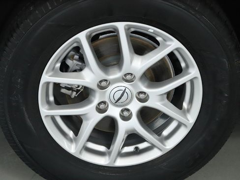 Used 2024 Chrysler Pacifica Touring-L image 12