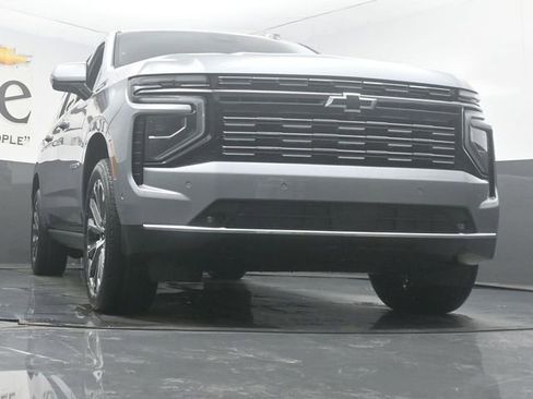 New 2026 Chevrolet Suburban High Country AWD/4WD image 3