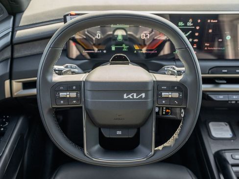 Used 2027 Kia Telluride LX w/ Towing Package FWD image 22
