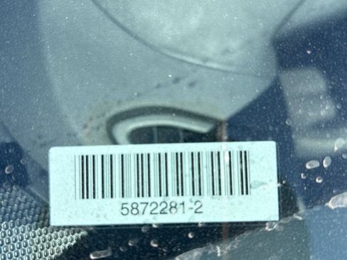 Used 2025 Subaru Crosstrek 2.5i Premium AWD/4WD image 2