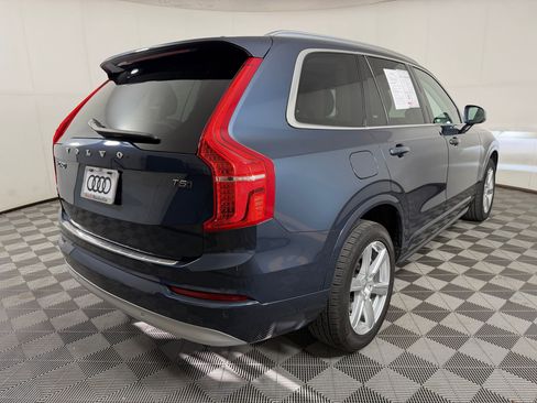 Used 2022 Volvo XC90 T5 Momentum w/ Advanced Package AWD/4WD image 9