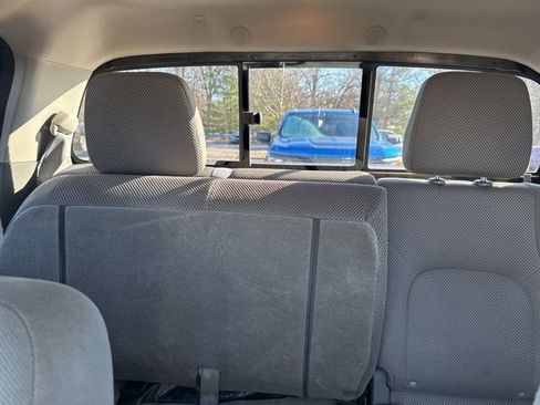 Used 2016 Nissan Frontier SV image 15