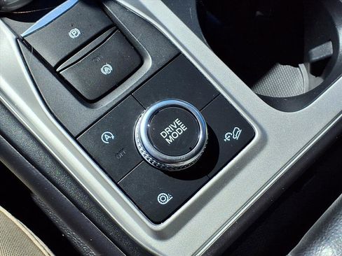 Used 2022 Ford Explorer XLT image 19