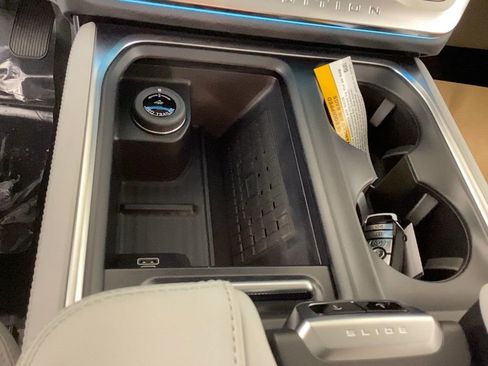 New 2025 Ford Expedition Max Platinum w/ Driver's Package image 28