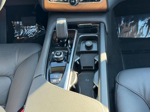 Used 2025 Volvo XC90 B6 Ultra image 15
