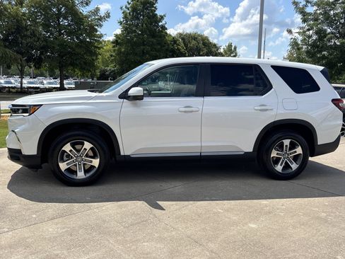 Used 2025 Honda Pilot EX-L image 4