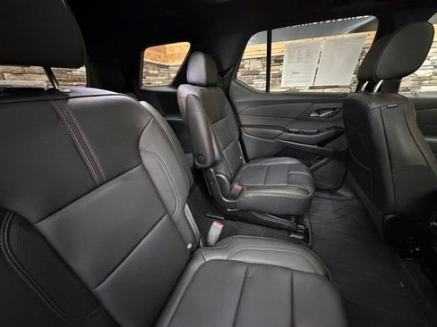 Used 2023 Chevrolet Traverse RS AWD/4WD image 37