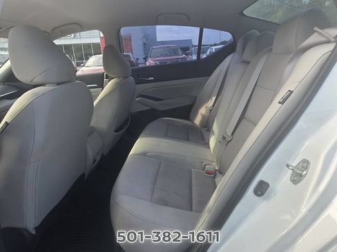Used 2022 Nissan Altima 2.5 SV FWD image 14
