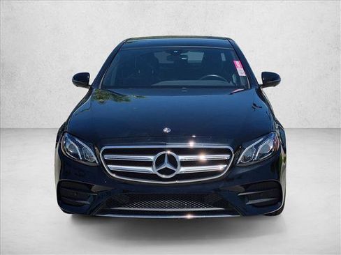 Used 2020 Mercedes-Benz E 350 4MATIC Sedan image 2