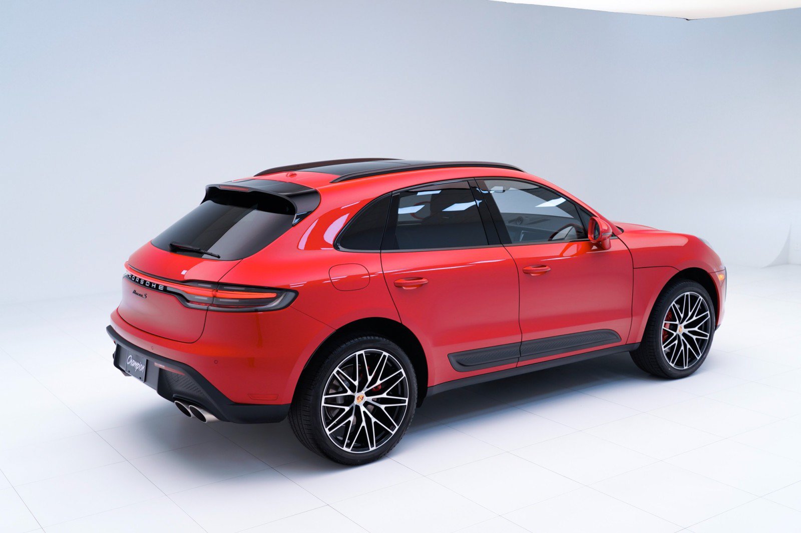 Certified 2023 Porsche Macan S AWD/4WD image 9