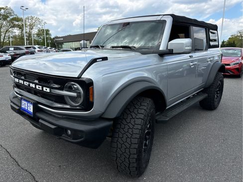 Used 2021 Ford Bronco Outer Banks w/ Sasquatch Package AWD/4WD image 5