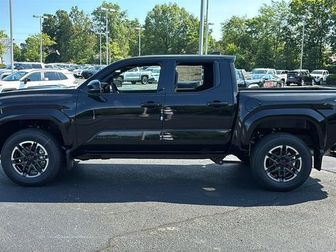 New 2026 Toyota Tacoma TRD Sport AWD/4WD image 3