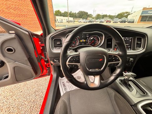 Used 2018 Dodge Charger R/T image 29