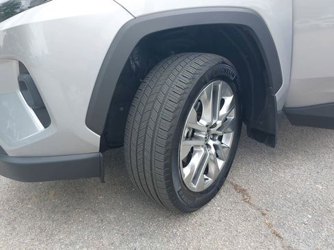 Used 2025 Toyota RAV4 Limited FWD image 33