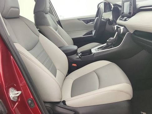Used 2021 Toyota RAV4 XLE Premium FWD image 25