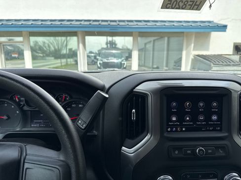 Used 2025 GMC Sierra 2500 Pro image 17