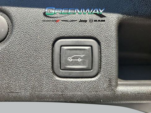 Used 2021 Chevrolet Equinox Premier w/ Redline Edition image 29