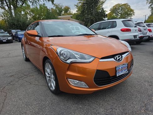 Used 2013 Hyundai Veloster w/ Style Pkg image 5