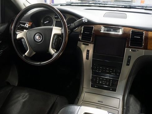 Used 2013 Cadillac Escalade Platinum image 27